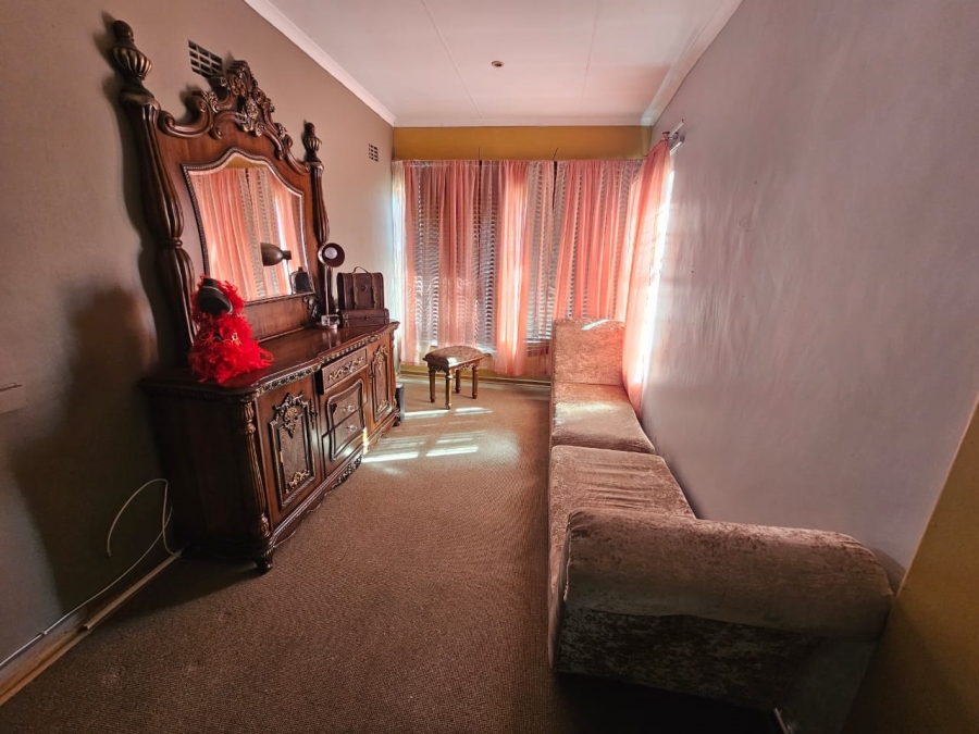 7 Bedroom Property for Sale in Bethlehem Free State